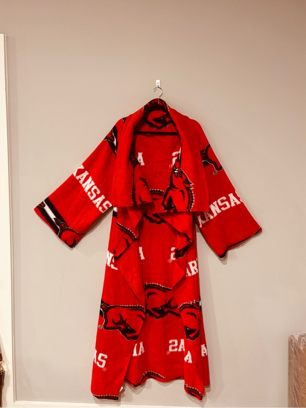 University of Arkansas Razorbacks Collegiate Snuggie Blanket NCAA Academia Sport